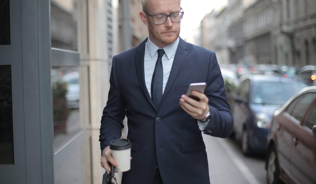 Text Messaging for Insurance Agents: 4 Tips